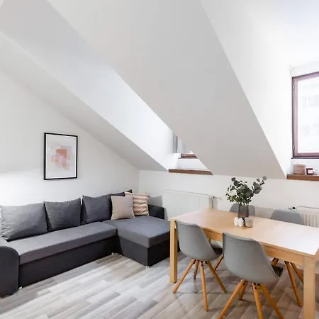 Elegant 4-Guest Retreat Near Old Town Apartment Prague Exterior photo