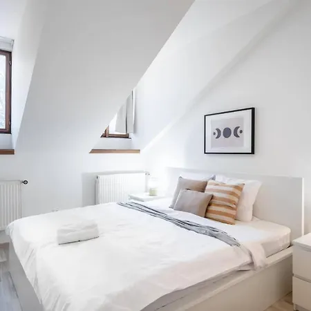 Elegant 4-Guest Retreat Near Old Town Apartment Prague Exterior photo
